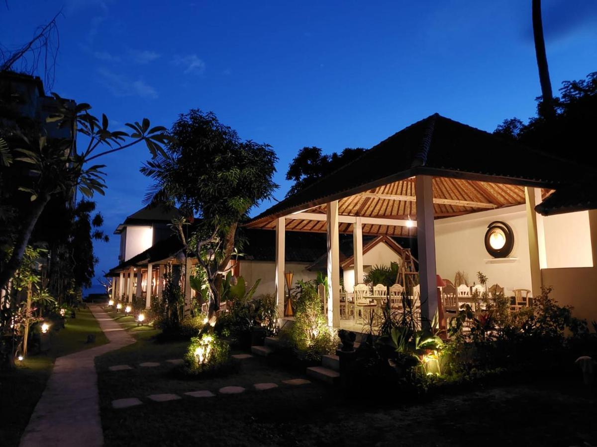 Utama Villas Beach Front Candidasa Esterno foto