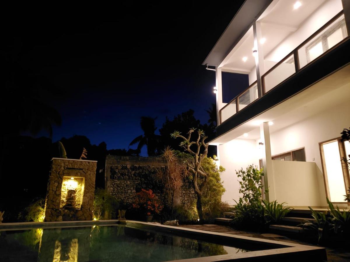 Utama Villas Beach Front Candidasa Esterno foto