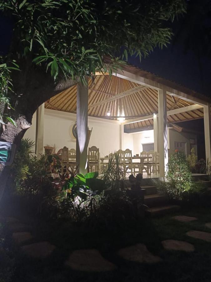 Utama Villas Beach Front Candidasa Esterno foto